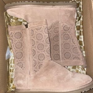 Short Perf Ugg boots